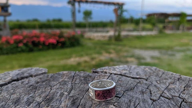 For the first time in the world! A Georgian brand produces jewelry made from wine stone