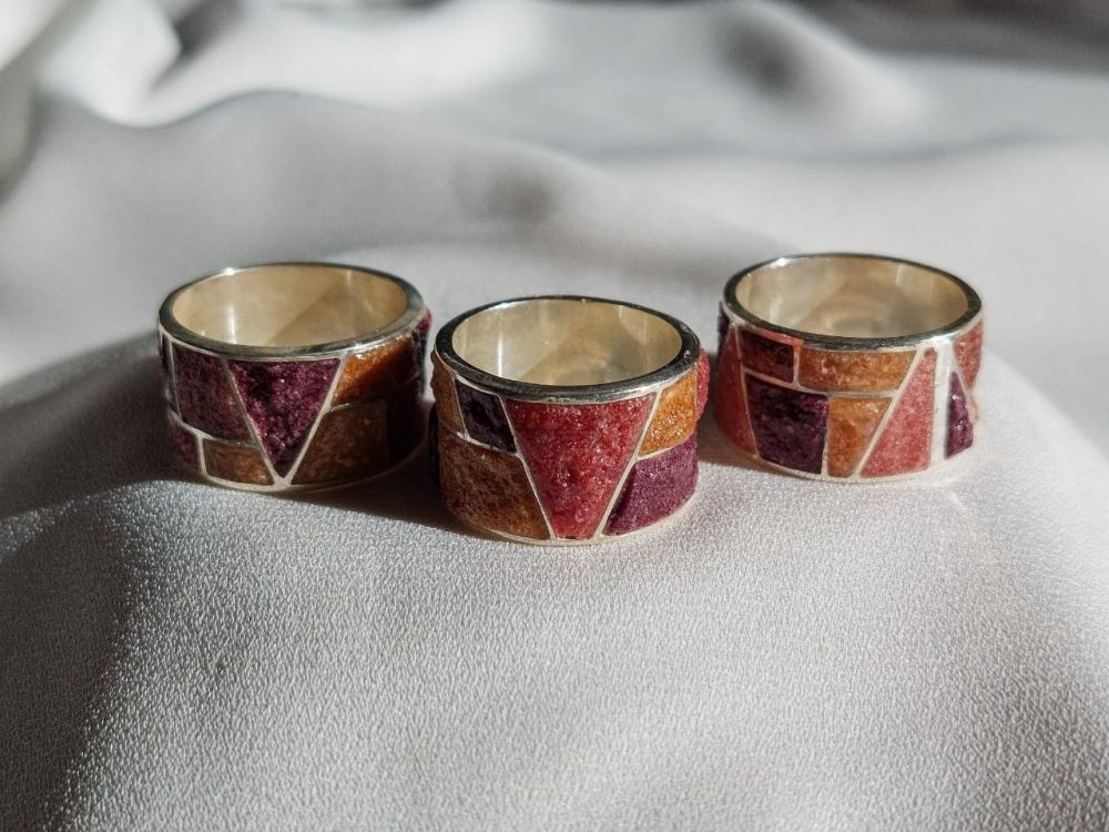 The wine spilled into the jewelry.