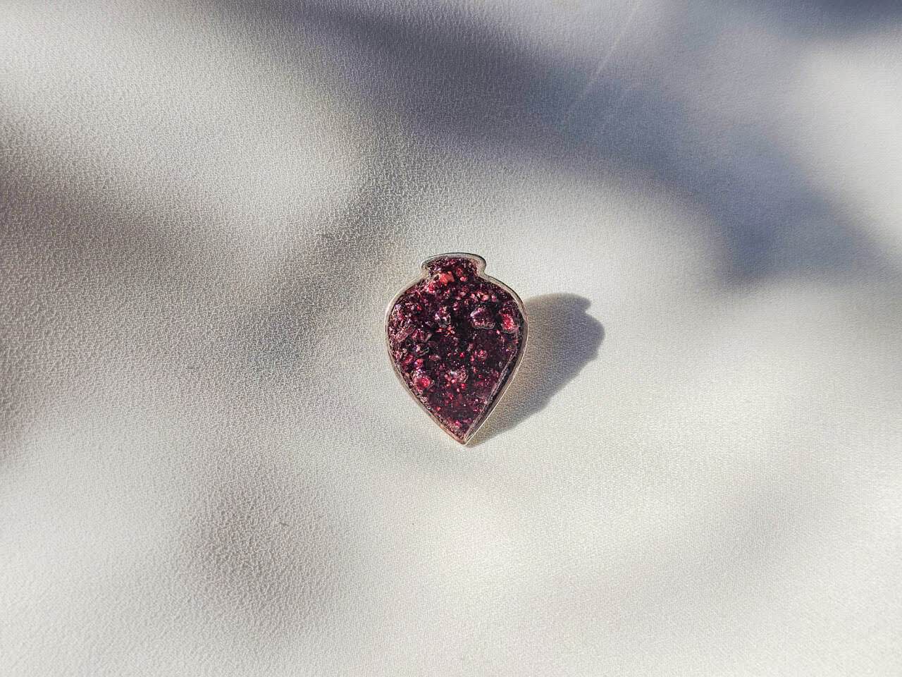 The autorth's brooch "Kvevri"