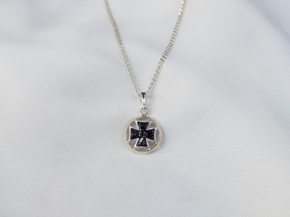 necklace "Bolnuri cross"