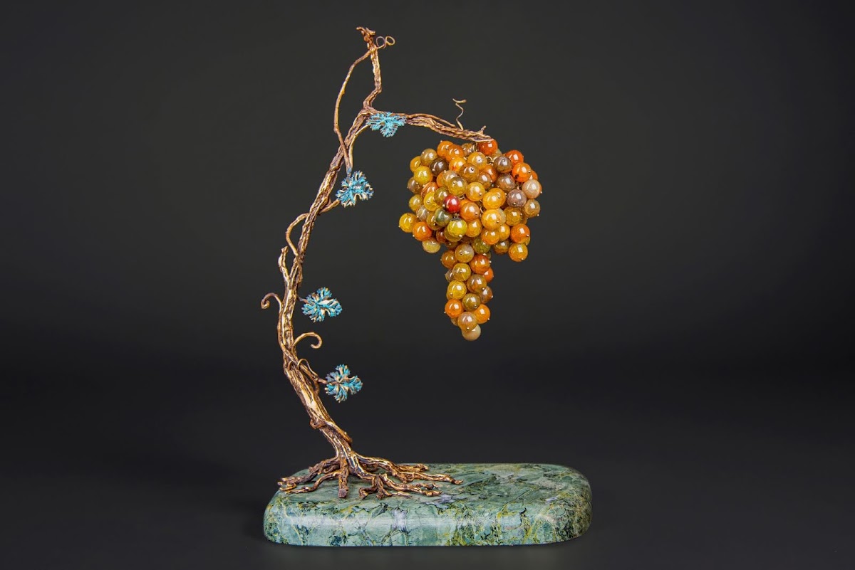 Bronze souvenir "Vine and Grape"