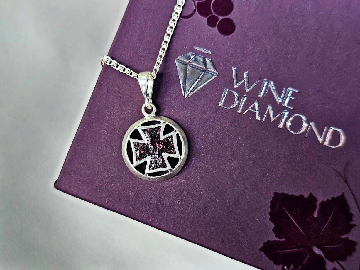 necklace "Bolnuri cross"