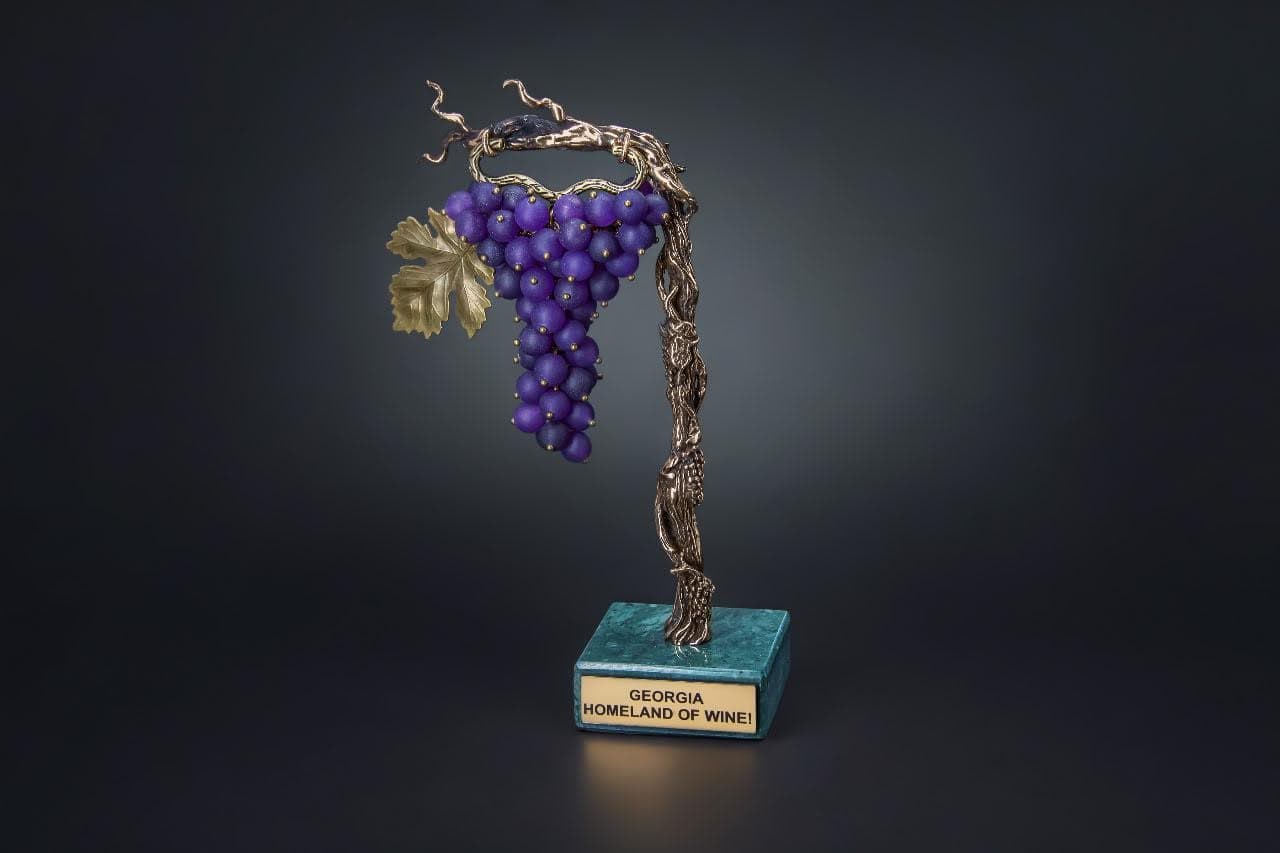 Bronze souvenir "Vine and Grape saferavi" (Matt)